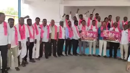 దోమకొండ: చలో వరంగల్ బహిరంగ సభని విజయవంతం చేయాలని దోమకొండలో దోమకొండ మండల బిఆర్ఎస్ పార్టీ అధ్యక్షులు మధుసూదన్ అన్నారు
