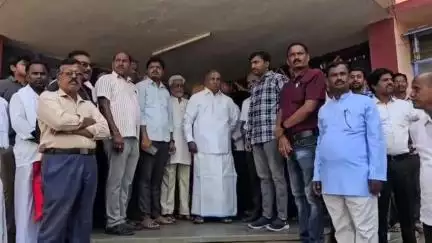 ಹೊಸದುರ್ಗ: ಪಟ್ಟಣದಲ್ಲಿ ವಿದ್ಯಾರ್ಥಿಗಳ ನೂತನ ನಗರ ಸಾರಿಗೆ ಸೌಲಭ್ಯಕ್ಕೆ ಶಾಸಕ ಬಿ.ಜಿ ಗೋವಿಂದಪ್ಪ ಚಾಲನೆ
