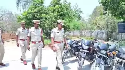 హసన్​పర్తి: హసన్‌పర్తిలోని రద్దీ ప్రాంతాల్లో ద్విచక్ర వాహనాలే లక్ష్యంగా చోరీ, నిందితుడిని అరెస్టు చేసిన పోలీసులు