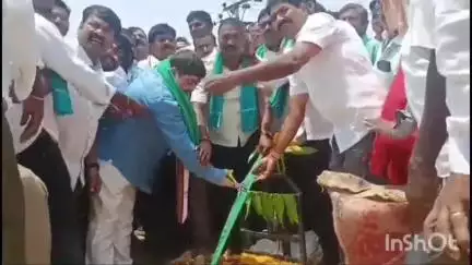 సైదాపూర్: మండలంలోని పలు గ్రామాల్లో వరిధాన్యం కొనుగోలు కేంద్రాలను ప్రారంభించిన మంత్రి పొన్నం ప్రభాకర్