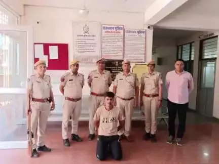 जिला विशेष टीम (डी.एस.टी.) जोधपुर पूर्व व पुलिस थाना नागौरी गेट की अवैध हथियार के खिलाफ कार्यवाही।