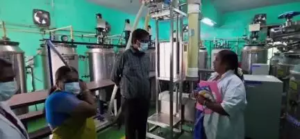 போளூர்: வசூர் ஊராட்சியில் வேளாண்மை துறை சார்பில் செயல்படும் திரவ உயிர் உரங்கள் உற்பத்தி மையத்தில் ஆட்சியர் ஆய்வு