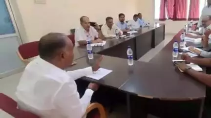ತಾಳಿಕೋಟಿ: ತಾಳಿಕೋಟಿ ಪಟ್ಟಣದಲ್ಲಿ ಅಧಿಕಾರಿಗಳೊಂದಿಗೆ ಕುಡಿಯುವ ನೀರಿನ ಸಭೆ ನಡೆಸಿದ ಶಾಸಕ ರಾಜೂಗೌಡ ಪಾಟೀಲ್