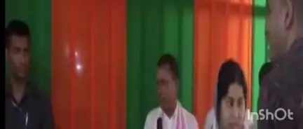 কমলপুৰ: পঞ্চায়ত নিৰ্বাচন উপলক্ষে কমলপুৰত আয়োজিত এখন নির্বাচনী সভাত উপস্থিত মন্ত্ৰী জয়ন্ত মল্ল বৰুৱা, বিধায়ক দিগন্ত কলিতা