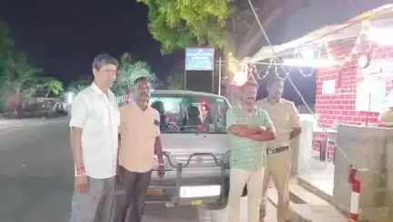 போடிநாயக்கனூர்: தேனி மாவட்டத்திலிருந்து கேரளாவிற்கு கள்ளச்சாராயம் கடத்திய ஒருவர் கைது - 7லி கள்ளச்சாராயம் பறிமுதல் - மத்தியபிரதேச தயாரிப்பு