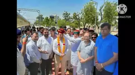डेगाना: DRM जोधपुर अनुराग त्रिपाठी ने डेगाना रेलवे स्टेशन के दौरे के दौरान विधायक से समस्याएं सुनीं