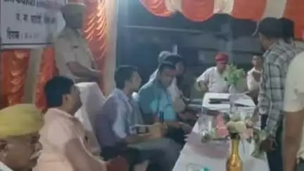 गिड़ा: ग्राम पंचायत सिमरखिया में जिला कलक्टर ने की रात्रि चौपाल, आमजन की समस्याएं सुनकर दिए त्वरित निस्तारण के निर्देश