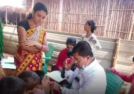 గాంధారి: చద్మల్ తండాలోని అంగన్వాడి సెంటర్లో చిన్న పిల్లలకు ఉచిత కంటి వైద్య శిబిరం
