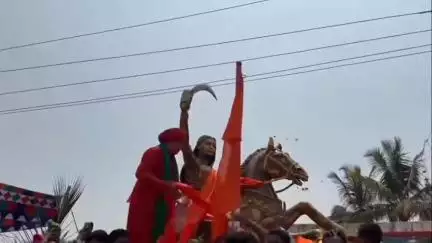 ಕಾರಟಗಿ: ತಿಮ್ಮಾಪುರ ಗ್ರಾಮದಲ್ಲಿ ರಾಷ್ಟ್ರಮಾತೆ ವೀರರಾಣಿ ಕಿತ್ತೂರು ಚೆನ್ನಮ್ಮನ ಪುತ್ಥಳಿ ಅನಾವರಣ