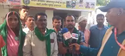 प्रयागराज के सोरांव थाना अंतर्गत कलंदरपुर चौकी के बरचनपुर में किसान यूनियन की पंचायत जिओ तहसीलदार फूलपुर को ज्ञापन