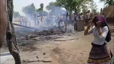 सूरौठ: बाईजटट में छप्पर पोश घर में लगी आग, 3 परिवारों की 30 बकरियां जिंदा जल गईं, लाखों का हुआ नुकसान