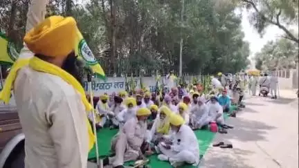 ਭਵਾਨੀਗੜ੍ਹ: ਭਾਰਤੀ ਕਿਸਾਨ ਯੂਨੀਅਨ ਏਕਤਾ ਉਗਰਾਹਾਂ ਵੱਲੋਂ ਭਵਾਨੀਗੜ੍ਹ ਥਾਣੇ ਦੇ ਅੱਗੇ ਧਰਨਾ ਦੇ ਕੇ ਸ਼ਹਿਰ ਵਿੱਚ ਰੋਸ ਮੁਜ਼ਾਹਰਾ ਕੀਤਾ ਗਿਆ