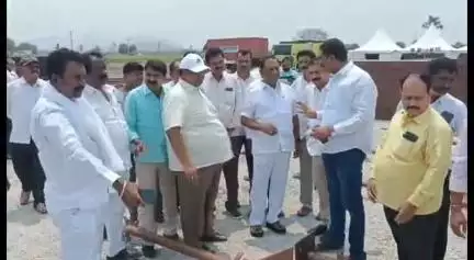 ఎల్కతుర్తి: ఎల్కతుర్తి - చింతలపల్లి లో ఈనెల 27 న జరగబోయే BRS పార్టీ సభ ఏర్పాట్లను పరిశీలించిన మాజీ మంత్రి  కొప్పులఈశ్వర్,