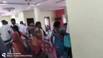 బీబీపేట: బీబీపేట లోని వాసవి క్లబ్‌లో ఆర్ వి ఎం ఆసుపత్రి నిర్వాహకులతో మరియు వైద్యులతో ఉచిత వైద్య శిబిరం