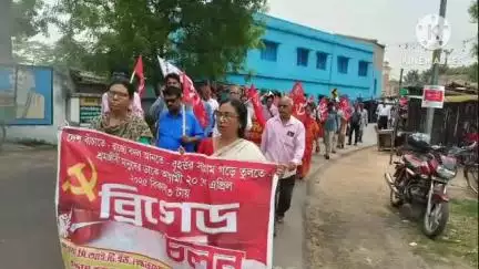 ইন্দাস: BDO, BLRO  এবং ADO নিকট স্থানীয় ১৪ দফা দাবিতে ডেপুটেশন কর্মসূচি শ্রমিক,কৃষক, খেতমজুর যুবকের উদ্যোগে ইন্দাসে