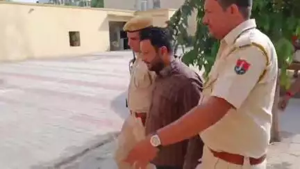 हनुमानगढ़: जंक्शन में पुलिस ने अवैध देशी पिस्तौल सहित एक युवक को किया गिरफ्तार बड़ी #वारदात अंजाम देने की फिराक में घूम रहा था आरोपी