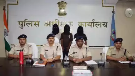 काठीकुण्ड थाना  के भावरताथर स्थित नदी किनारे झाड़ी में फिटकौरैया की एक महिला का शव मिला था ,आज 3 आरोपी को भेजा गया जेल।