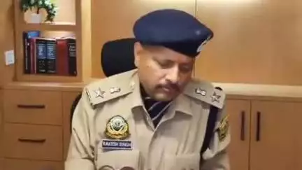 ईसपुर: जिला में यातायात नियमों की अवहेलना पर पुलिस ने काटे 357 वाहनों के चालान, वसूला ₹85,400 का जुर्माना