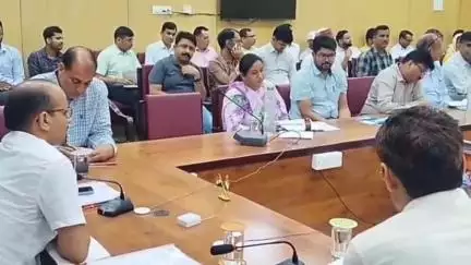 हनुमानगढ़: कलेक्ट्रेट सभागार में जिला स्तरीय जनसुनवाई का हुआ आयोजन, कलेक्टर ने आमजन की परिवेदनाओं का किया त्वरित निस्तारण