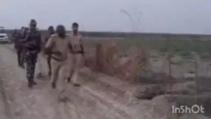 रुपौली: फसल काटने को लेकर पुलिस ने क्षेत्र में किया फ्लैग मार्च, सतर्कता बरती