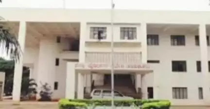 ಕುಣಿಗಲ್: ಪಟ್ಟಣದ ಕೆನರಾ ಬ್ಯಾಂಕ್ ಎದುರು ಅಪಘಾತ, ಬೈಕ್ ಸವಾರ ಸಾವು