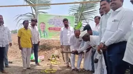 ದೇವರಹಿಪ್ಪರಗಿ: ಜಾಲವಾದ ಗ್ರಾಮದಲ್ಲಿ ಅಂಬೇಡ್ಕರ್ ಭವನ ನಿರ್ಮಾಣಕ್ಕೆ ಶಾಸಕ ರಾಜುಗೌಡ ಪಾಟೀಲ್ ಭೂಮಿ ಪೂಜೆ