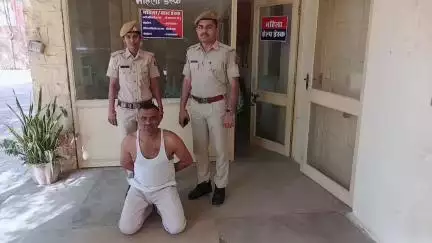 #Balotra: थाना समदड़ी द्वारा ‘‘ऑपरेशन शिकंजा’’ के तहत वृत सिवाना का टाॅप-10 अपराधी शराब ठेकेदार करनाराम गिरफ्तार।

#Shrab