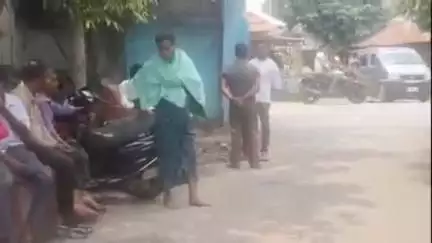 হাড়োয়া: ব্রাহ্মণচক এলাকায় জমি যায়গা সংক্রান্ত বিবাদের জেরে প্রতিবেশীর ধারাল অস্ত্রের আঘাতে আহত এক ব্যক্তি