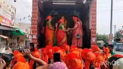 मंगरूळपीर: मंगरूळपीर येथील शिवाजी महाराज चौकात जिजाऊ रथयात्रेचे स्वागत