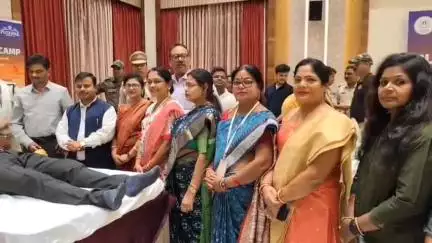 ଉତ୍ତରା ପୋଲିସ ଷ୍ଟେସନ: କମିଶନରେଟ ପୋଲିସ ପକ୍ଷରୁ ଧଉଳି ସ୍ଥିତ ପୁଷ୍ପକ ହୋଟେଲରେ ମେଗା ରକ୍ତଦାନ ଶିବିର ଅନୁଷ୍ଠିତ, ମୁଖ୍ୟ ଅତିଥି ଭାବେ ଯୋଗଦେଲେ ପୋଲିସ କମିଶନର