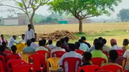 बेरो: बेड़ो प्रखंड के नरकोपी पुलिस ने बेयासी मैदान में जागरूकता अभियान चलाया