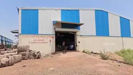डोलरिया: बैराखेड़ी स्थित वेयरहाउस को दूसरी समिति में स्थानांतरित करने के लिए प्रशासन ने नोटिस चस्पा किया