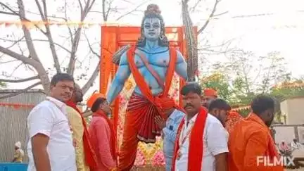 बिलोली: शहरातील जिल्हा परिषद शाळेपासून श्रीराम नवमीनिमित्त भव्य शोभा यात्रेला सुरुवात, बिलोली पोलिसांचा तगडा बंदोबस्त