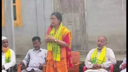 গোঁসাইগাঁও ভাগ: জালাবিলাৰ ফালাকাটা প্ৰথম খণ্ড গাঁওত ৰাইজেক  বিটিচি ৰ এম চি এ মুন মুন ব্ৰহ্মৰ মতবিনিময়