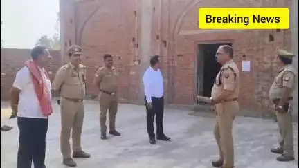 🛑बदायूं:अलापुर थाना क्षेत्र के ककराला ईदगाह रोड पर बिना अनुमति निर्माण हो रही मस्जिद को प्रशासन ने सील कर दिया
#badaun