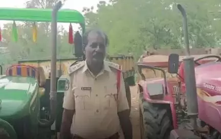 నాగిరెడ్డిపేట: మంజీరా నది నుంచి అక్రమంగా తరలిస్తున్న ఆరు ట్రాక్టర్లను పట్టుకున్నట్లు తెలిపిన నాగిరెడ్డిపేట ఎస్సై మల్లారెడ్డి