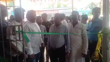 কৃষ্ণনগর ২: বিশিষ্ট সমাজসেবী মনসুর শেখের উদ্যোগে ধুবুলিয়া স্টেশন রোড এলাকায় রক্তদান শিবিরের আয়োজন