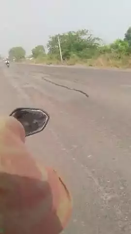 फतेहपुर के बकेवर कस्बे से जहानाबाद तक पूरा मुगल रोड़ बुरी तरह जर्जर क्षेत्रीय प्रशासन, प्रतिनिधि मौन, जिम्मेदार......?