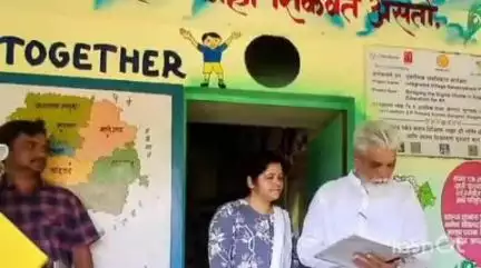 सुरगाणा: शिक्षणमंत्री दादाजी भूसे यांनी सापुतारा व बोरगाव शाळेला भेट देऊन केली शैक्षणिक व भौतिक सुविधांची पाहणी