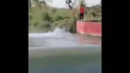 🛑बिजनौर-नहर में डूबकर युवकों की मौत का मामला, मौत के 2 दिन बाद वीडियो हुआ वायरल।
#swimming #viral