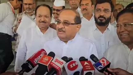 पारनेर: मुख्यमंत्र्यांनी भूमिका स्पष्ट केलेली आहे,आपण हिंदी  राष्ट्रभाषा म्हणून स्वीकारलेली आहे -पालकमंत्री राधाकृष्ण विखे