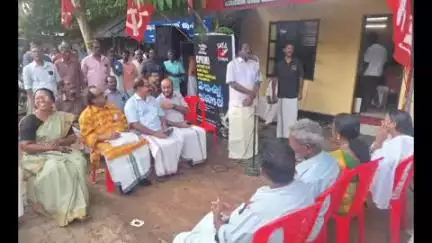മാവേലിക്കര: ലഹരിക്കെതിരെ സി.പി.എം നൂറനാട് ജംഗ്ഷനിൽ മനുഷ്യച്ചങ്ങല തീർത്തു