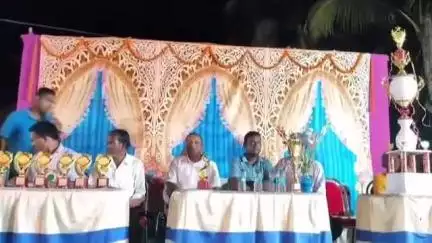 খেজুরি ১: পড়াচিংড়ায় গ্রামীণ শীতলা মায়ের পূজার্চনা উপলক্ষে সকলকে শুভেচ্ছা জানাতে উপস্থিত জেলা পরিষদের পূর্ত কর্মাধ্যক্ষ  মানব পড়ুয়া