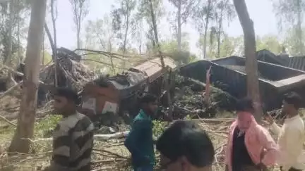 बरहेट में दो माल गाड़ी के बीच जोरदार तटकर