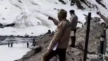 लाहौल: जिला पुलिस ने घाटी में आए सभी पर्यटकों से एवलांच प्रवण क्षेत्रों में जाने से बचने की अपील की