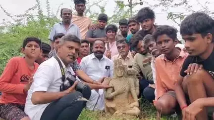 கந்தர்வகோட்டை: 1100 ஆண்டு பழமையான கற்றளிக் கோவில் கட்டுமான சிற்பங்கள் மாந்தாங்குடி அக்னி ஆற்றங்கரையில் கண்டுபிடிப்பு