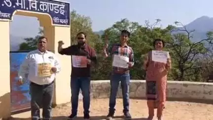लैंसडाउन: विकासखंड जयहरीखाल में पुरानी पेंशन बहाली को लेकर कर्मचारियों ने काली पट्टी बांधकर किया विरोध