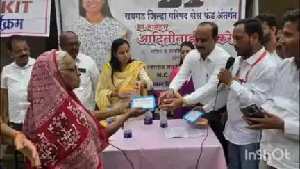 मानगाव: प्राथमिक आरोग्य केंद्र, इंदापूर येथे जिल्हा परिषद सेस फंड अंतर्गत उच्चरक्तदाब व मधुमेह आजारांवर NCD किट्सचे वाटप