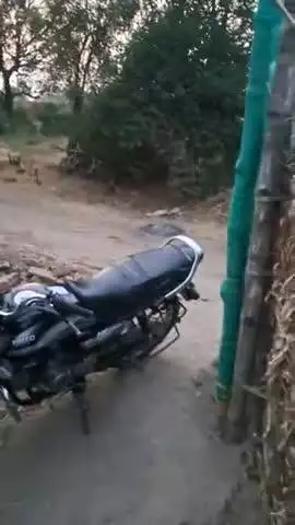 बाबूपुर नगौद सतना मध्य-प्रदेश- गारीब को कर रहे परेसान रोते रोते बुरा हाल दर्ज की एफआईआर पर कोई कार्रवाई सुनवाई नही होरही