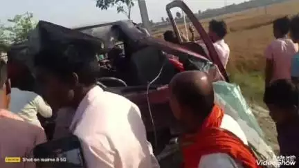 साहेबगंज: जगिराहा में स्कूल मिनी बस और बस की टक्कर, एक दर्जन बच्चे घायल